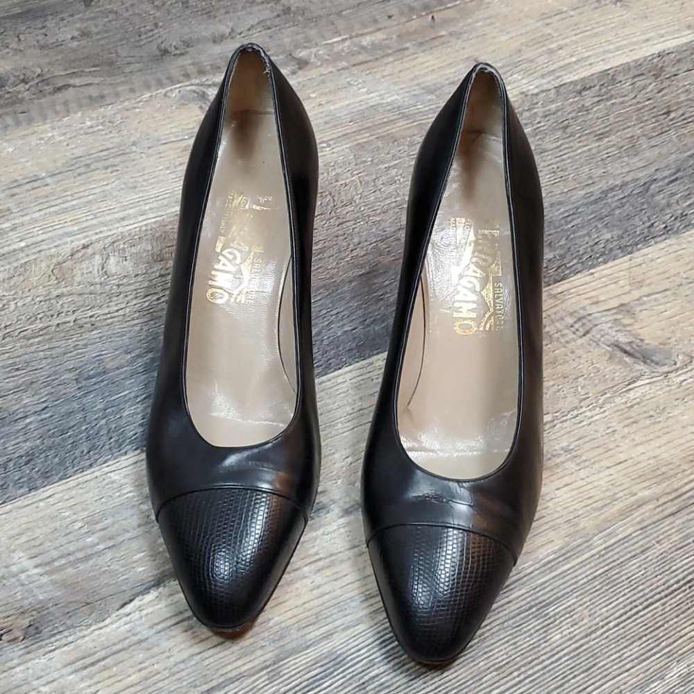 Salvatore Ferragamo classic leather heel slip on black shoes women size 8.5